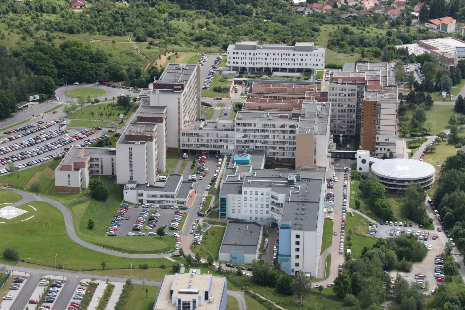 Covid opět ruší a omezuje návštěvy ve FN Plzeň