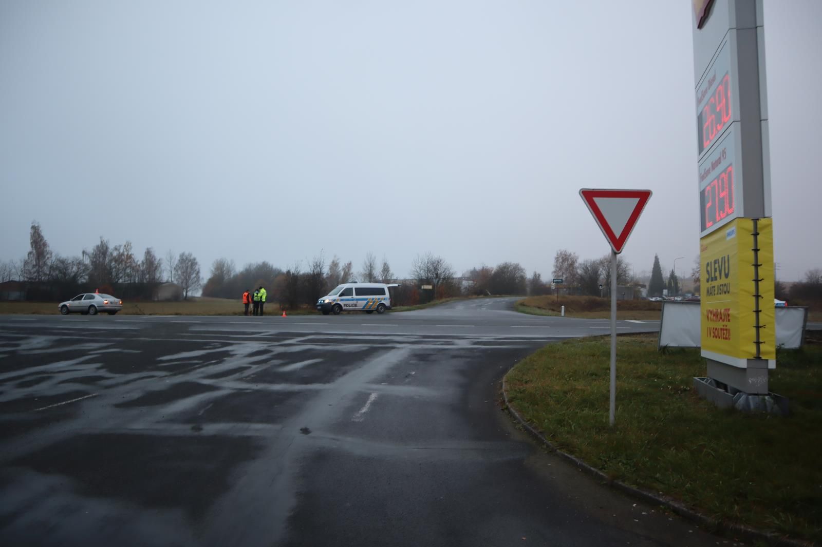 obrázek: Cyklista u Domažlic narazil do auta a odešel. Neviděli jste ho?