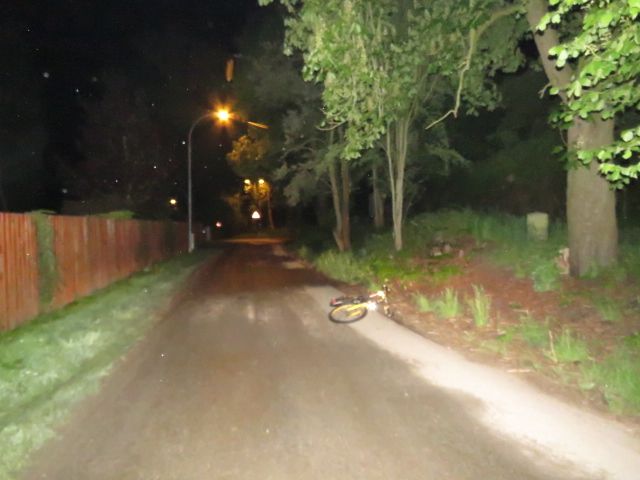 obrázek: Cyklista zpitý namol ležel na Roudné na silnici. Pomůžete případ objasnit?