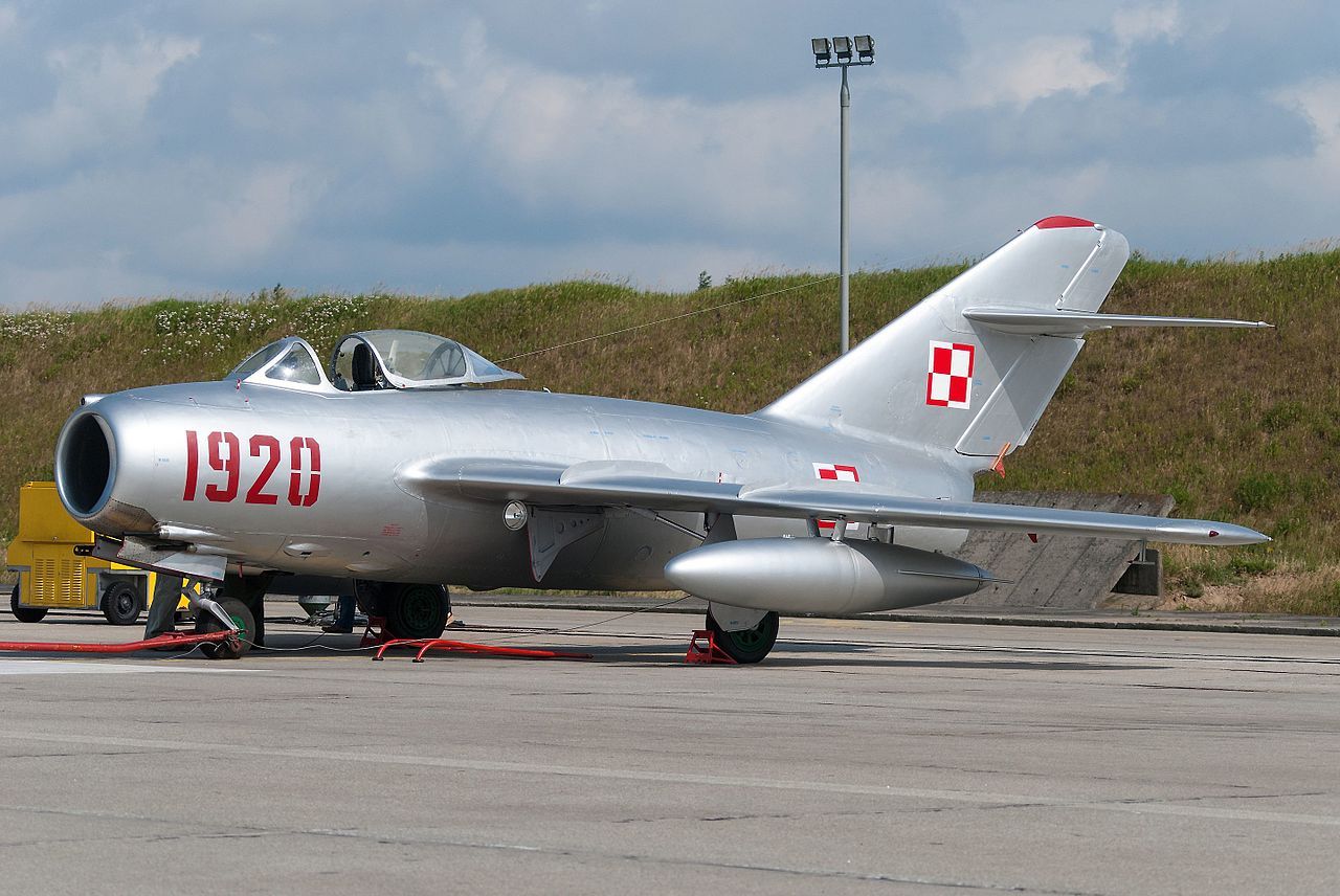 Den ve vzduchu láká o víkendu do Plas na Martina Šonku i MIG 15
