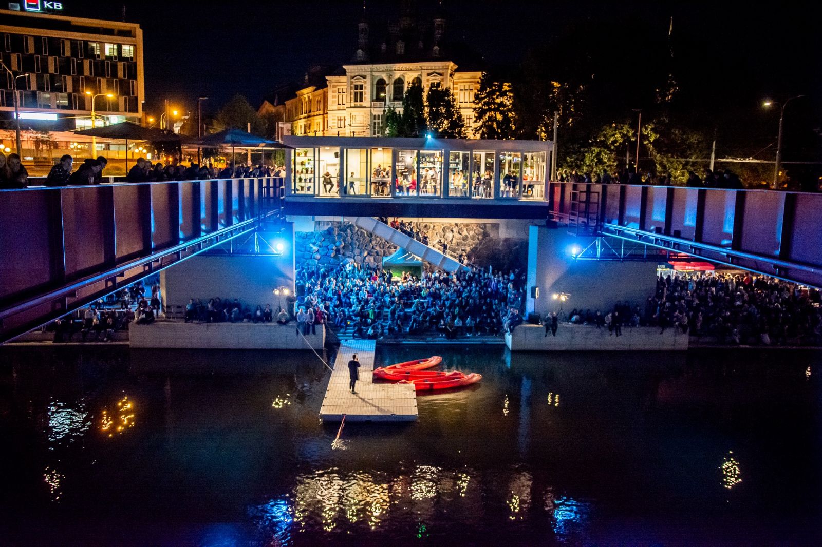 obrázek: Deset let existence spolek k světu. slaví na jubilejní PechaKucha Night 