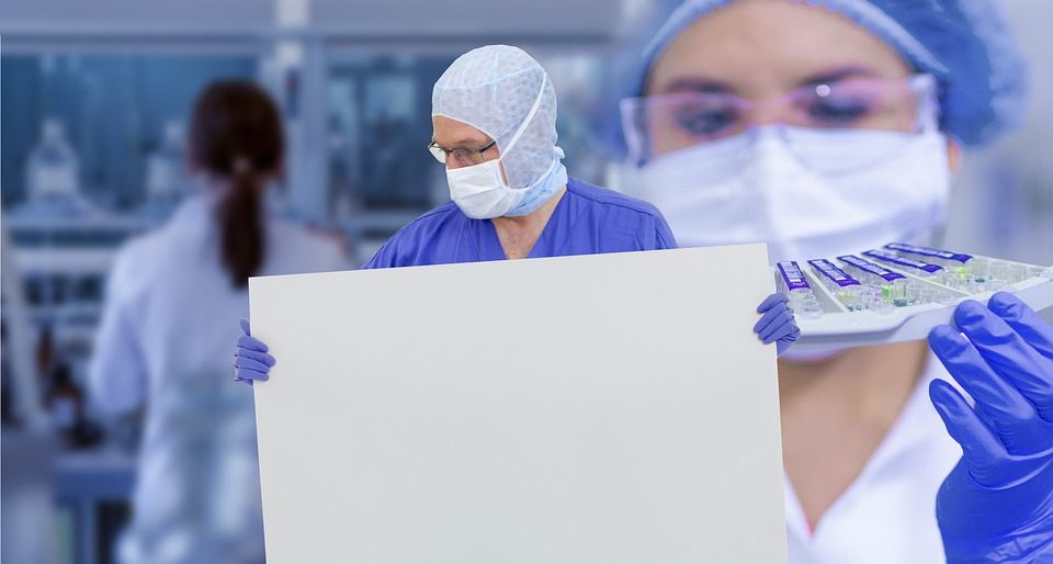 obrázek: Do FN Plzeň můžete od čtvrtka pouze s respirátorem FFP2