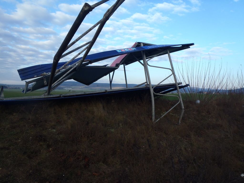 obrázek: Dodávka s odlitky zkosila na D5 u Rokycan billboard