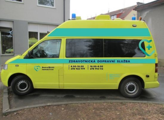 obrázek: Domažlická nemocnice nově zajišťuje převozy nemocných a raněných