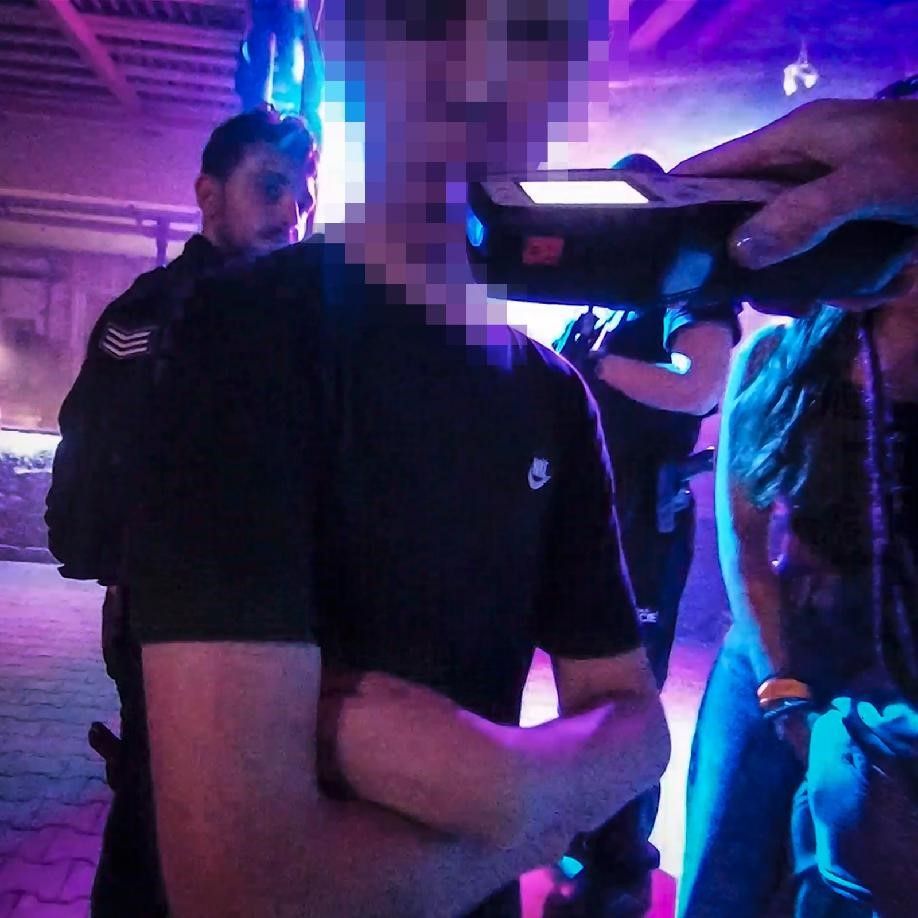 obrázek: Dva mladiství oslavili vysvědčení alkoholem