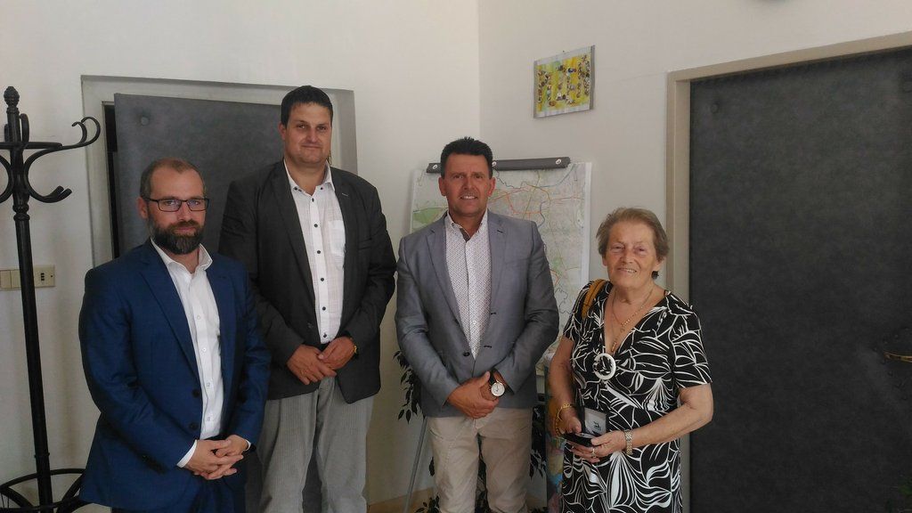 obrázek: Eva Štixová převzala stříbrnou plaketu Bohumila Kulhánka