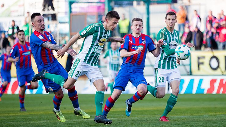 Fotbalisté Plzně z Bohemky odjíždějí s debaklem 2:5 
