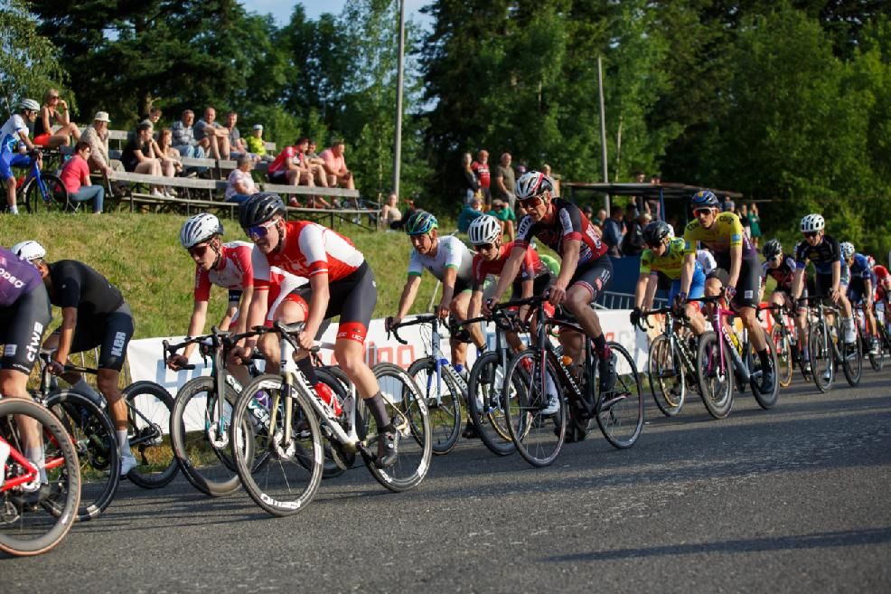 obrázek: Grand Prix v Plzni poznamenanou pádem vyhrál junior Jaromír Kohout