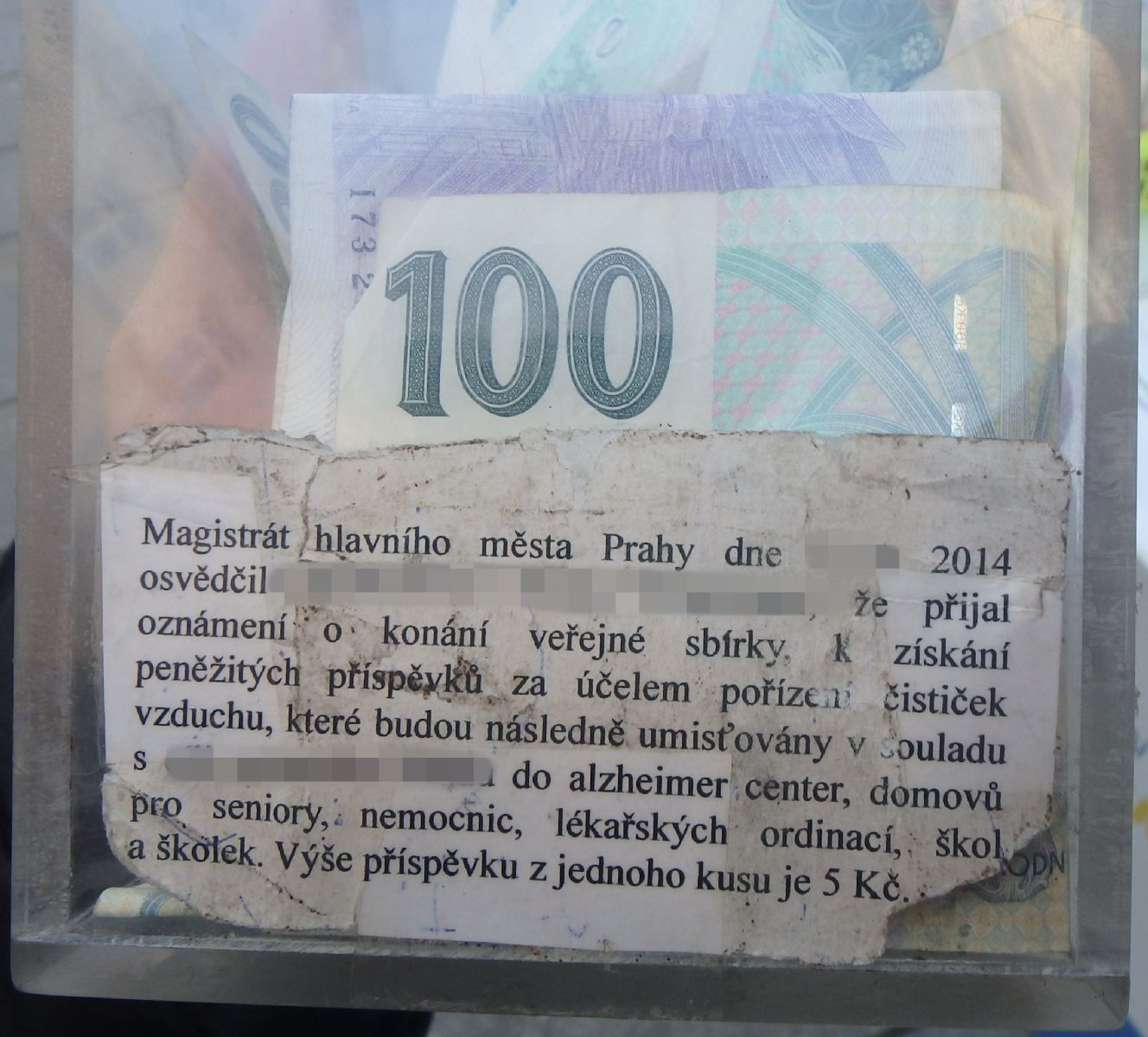 obrázek: Je tu čas předvánočních sbírek. Jak podle strážníků poznat ty správné?