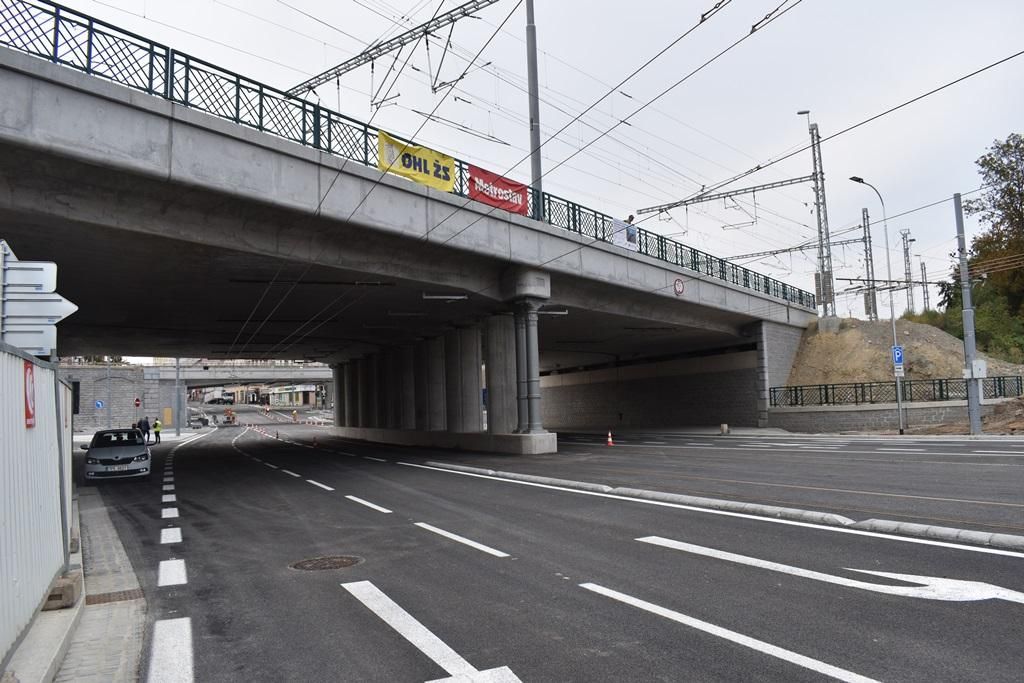 Kompletně zrekonstruovaná klíčová Mikulášská ulice je opět průjezdná