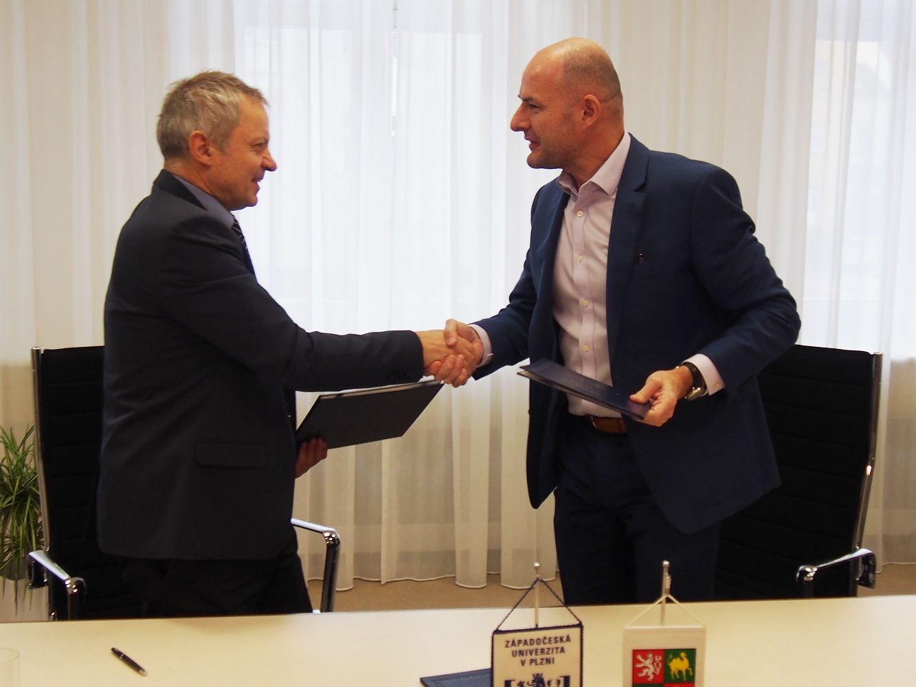 obrázek: Kraj a Západočeská univerzita podepsaly memorandum o spolupráci