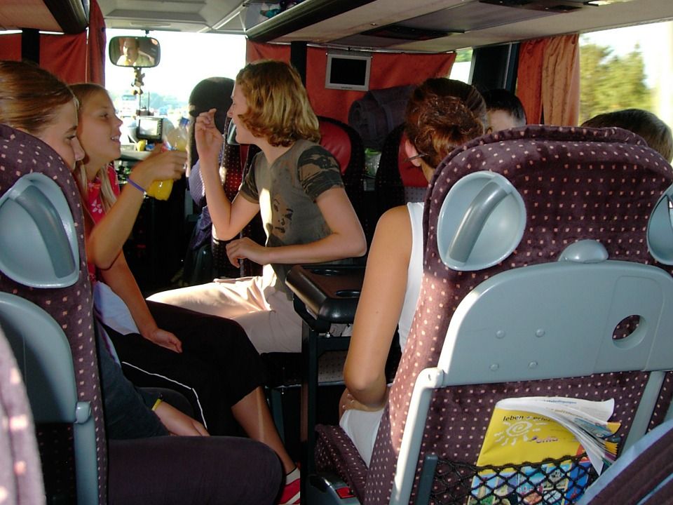 obrázek: Kraj přispěje Velharticím na pořízení autobusu na dopravu dětí  
