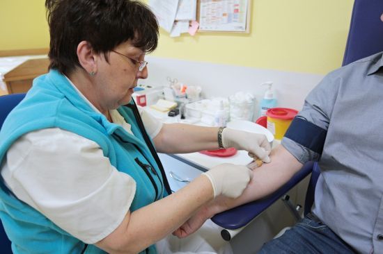 Krajské nemocnice nabízí veřejným institucím vyšetření imunity proti spalničkám
