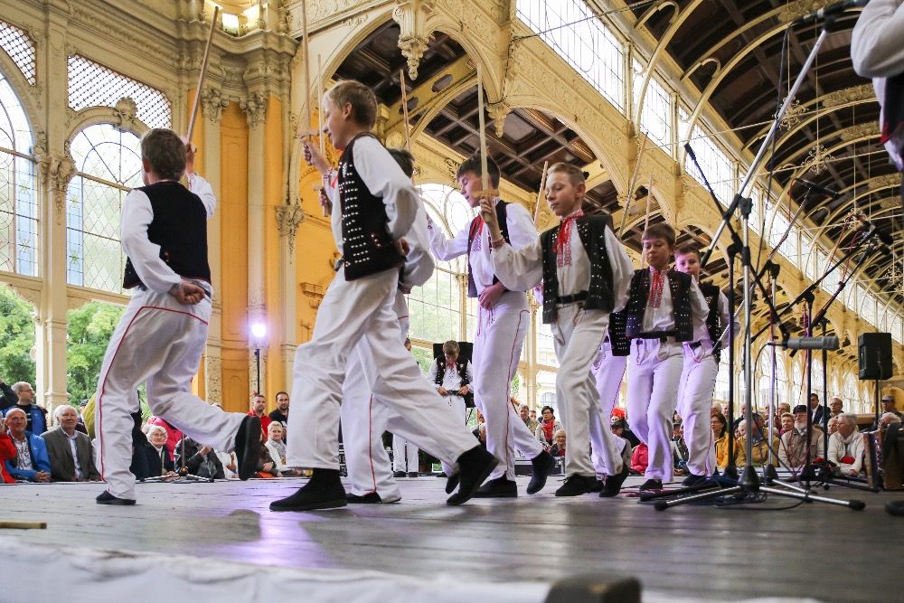 Mariánský podzim přináší folklorní festival s tancem, zpěvem a řemesly