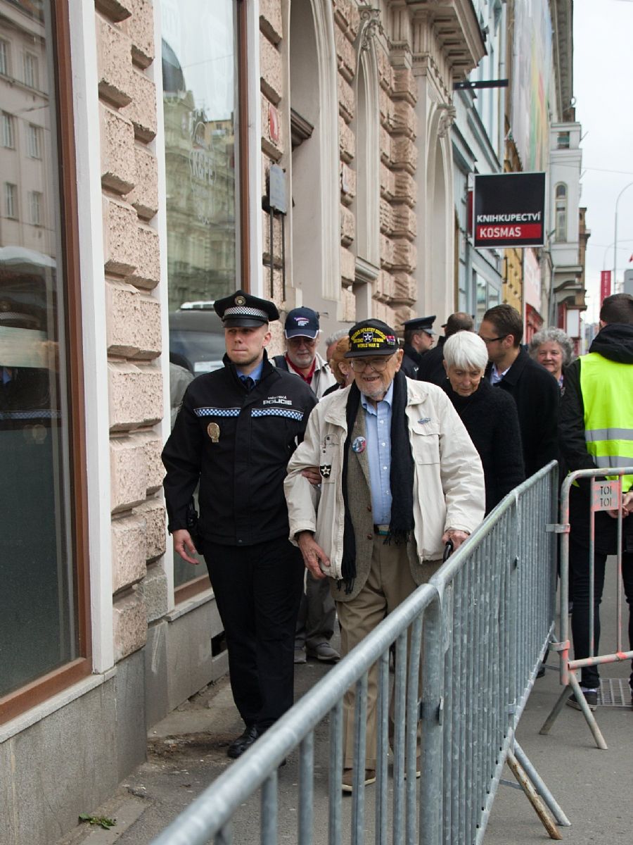 obrázek: Stovka strážníků denně ohlídá při slavnostech dopravu, kempy i veterány