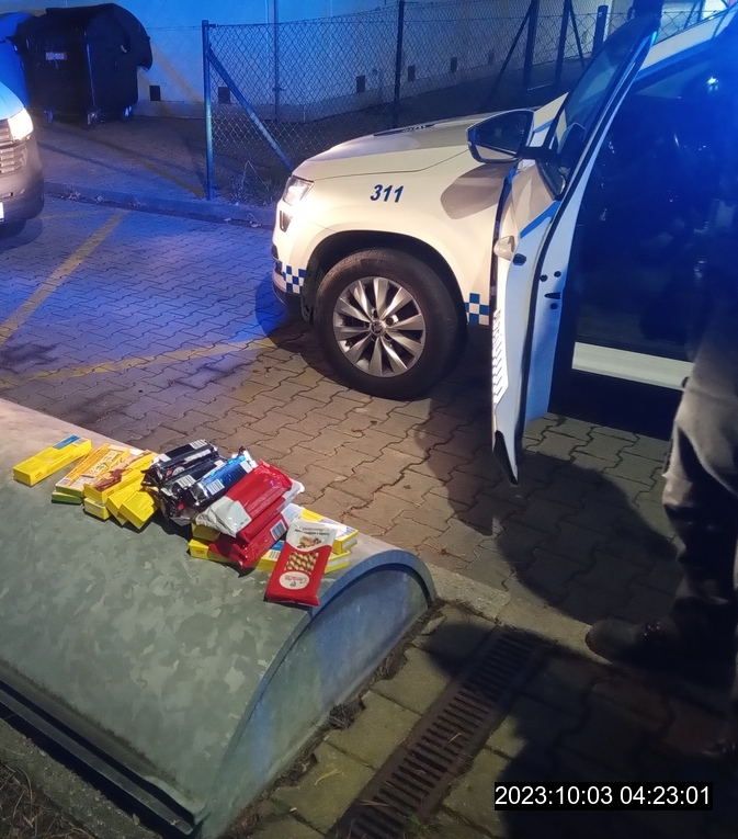 obrázek: Muž kradl sladkosti, radost chtěl udělat dětem