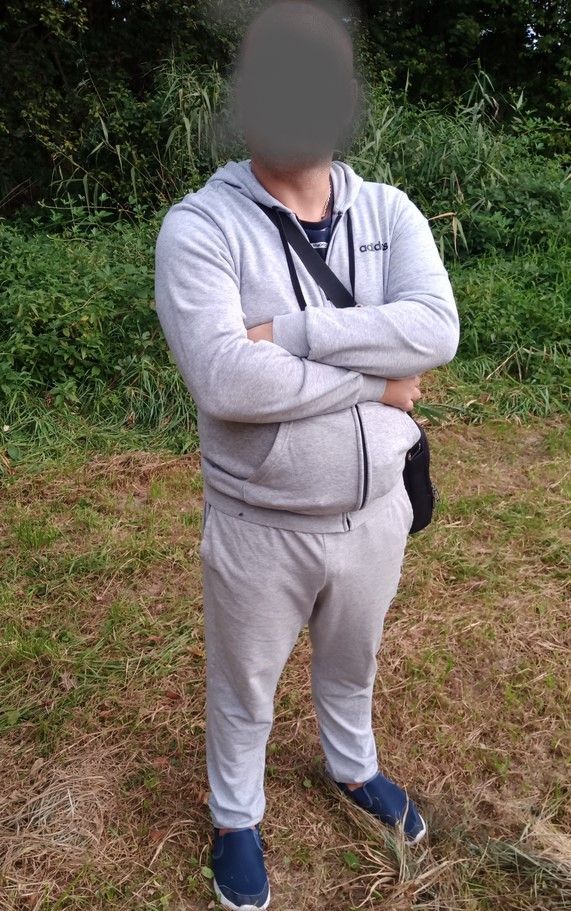 Muž onanoval v aleji Kilometrovka
