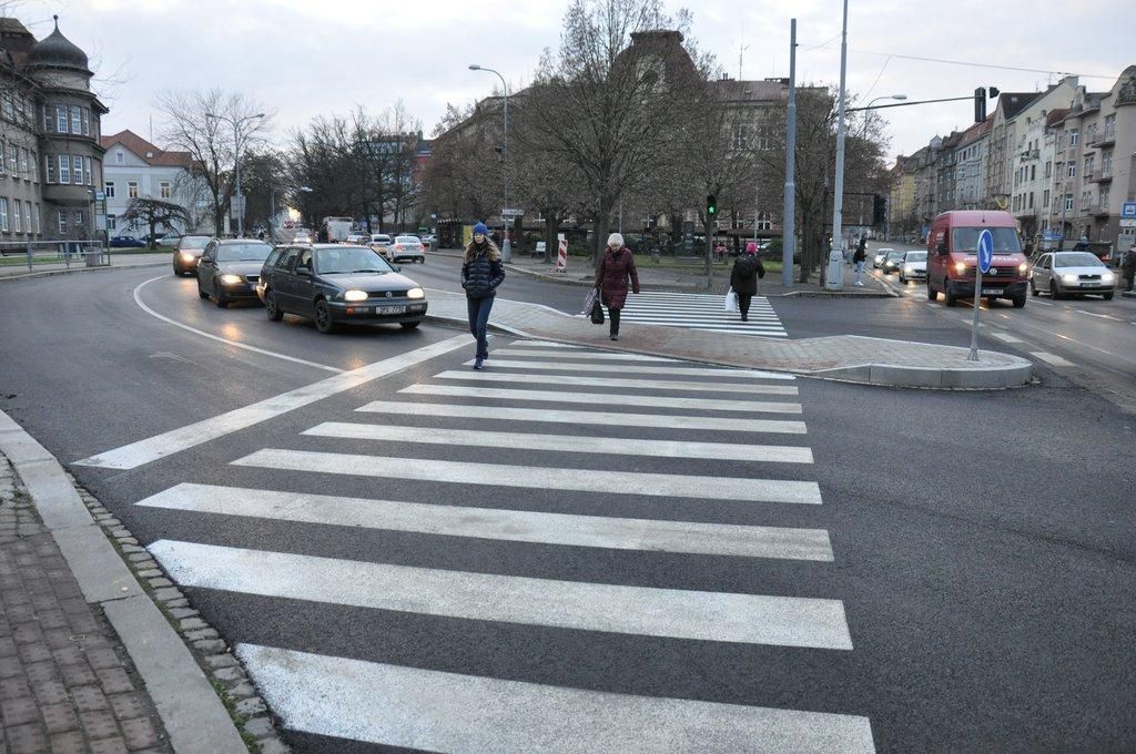 Na Chodském náměstí lze bezpečněji přecházet, zmizely vyjeté koleje