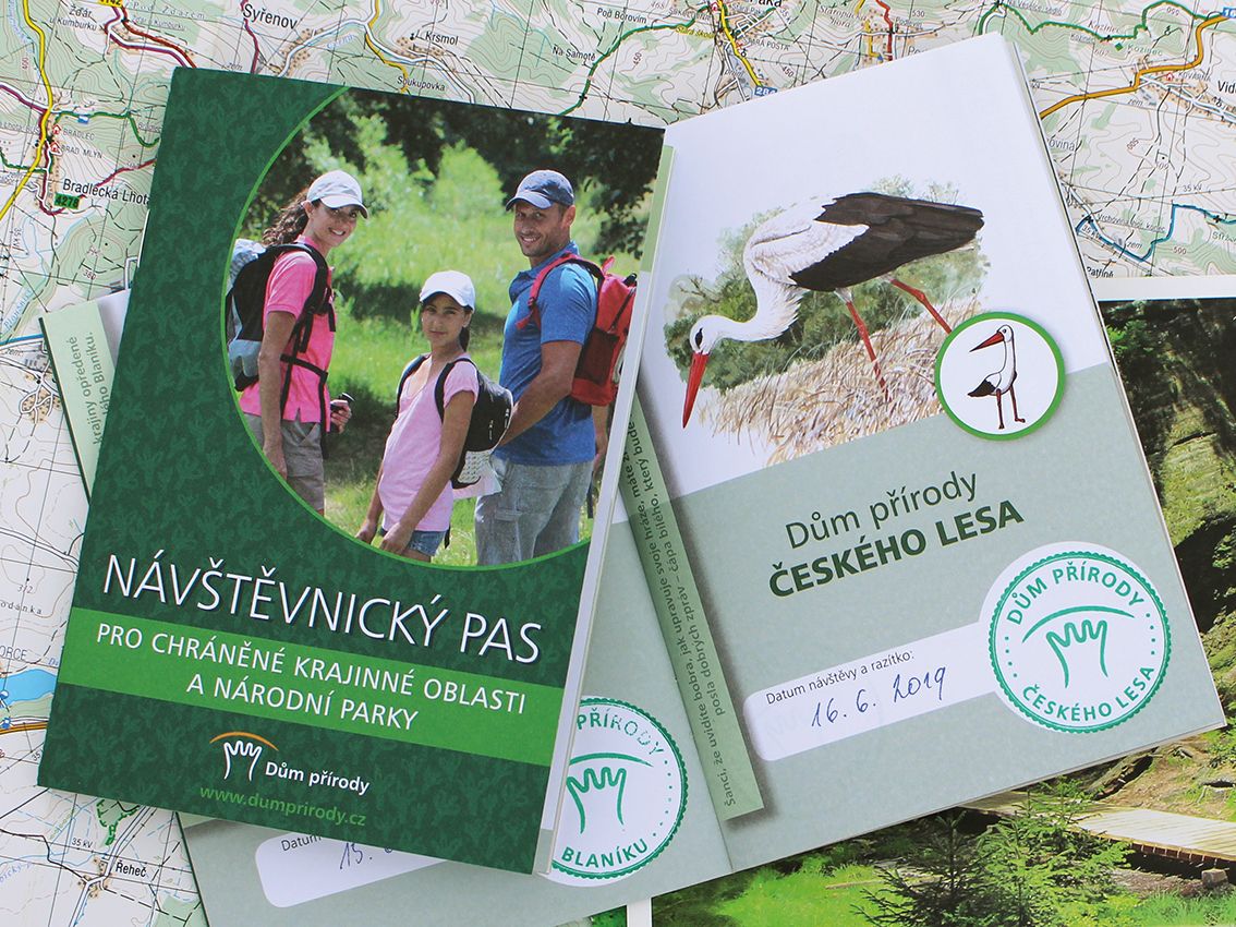 obrázek: Návštěvnický pas provede po chráněných územích včetně Šumavy. Turisté mohou získat dárky 