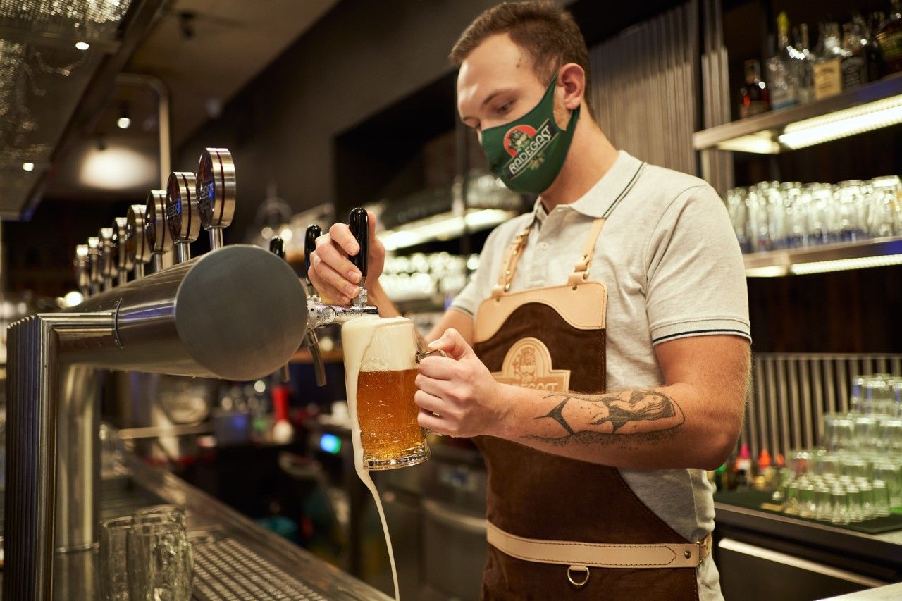 obrázek: Nejvíc se Češi těší do hospody na pivo s přáteli, ukazuje průzkum Prazdroje 