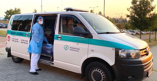 obrázek: Odběry pro testování na covid-19 provádí i Domažlická nemocnice