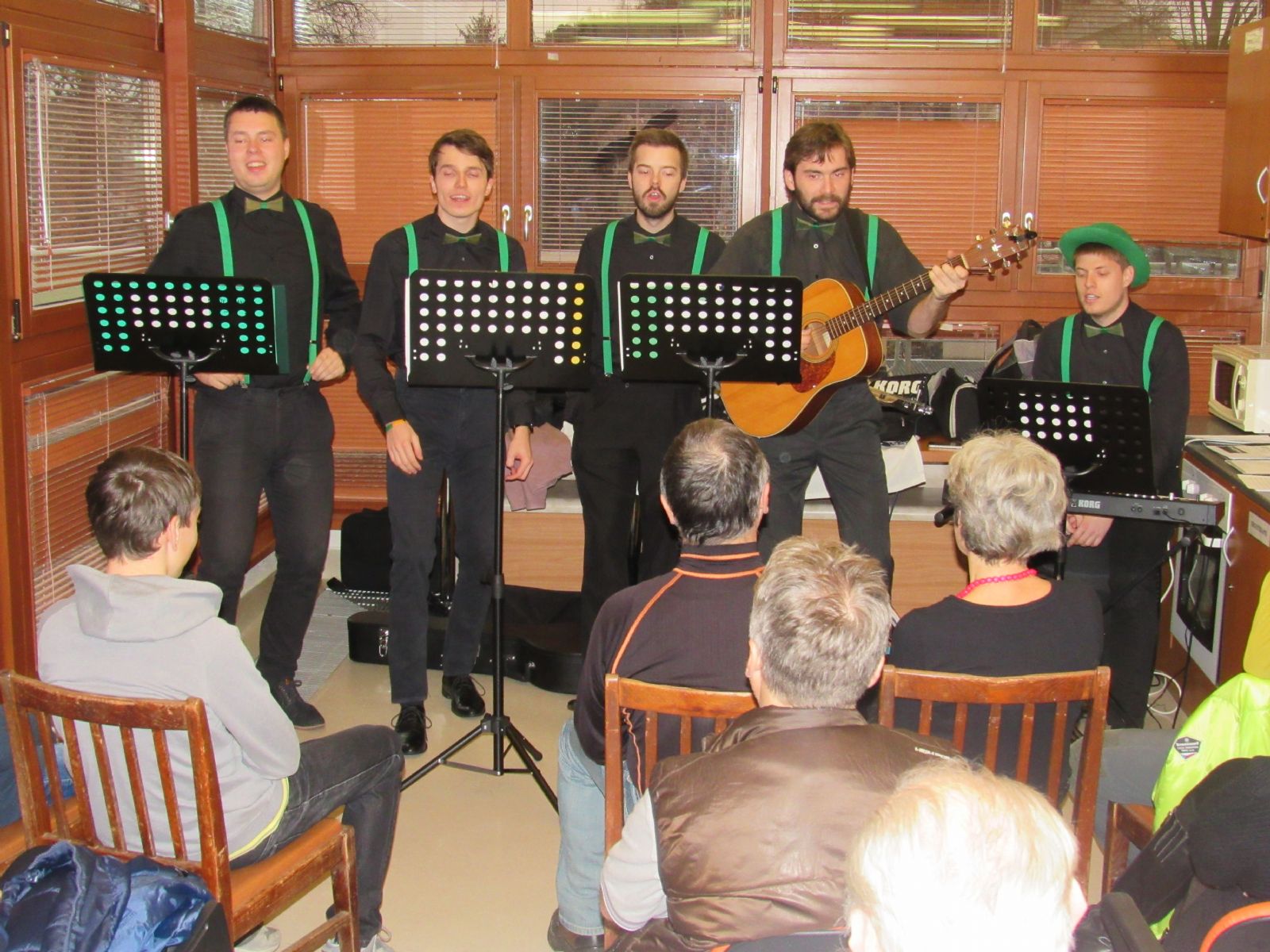 obrázek: Pacientům v Sušici zahráli Paddys Bangers, nemocnice je nazdobená