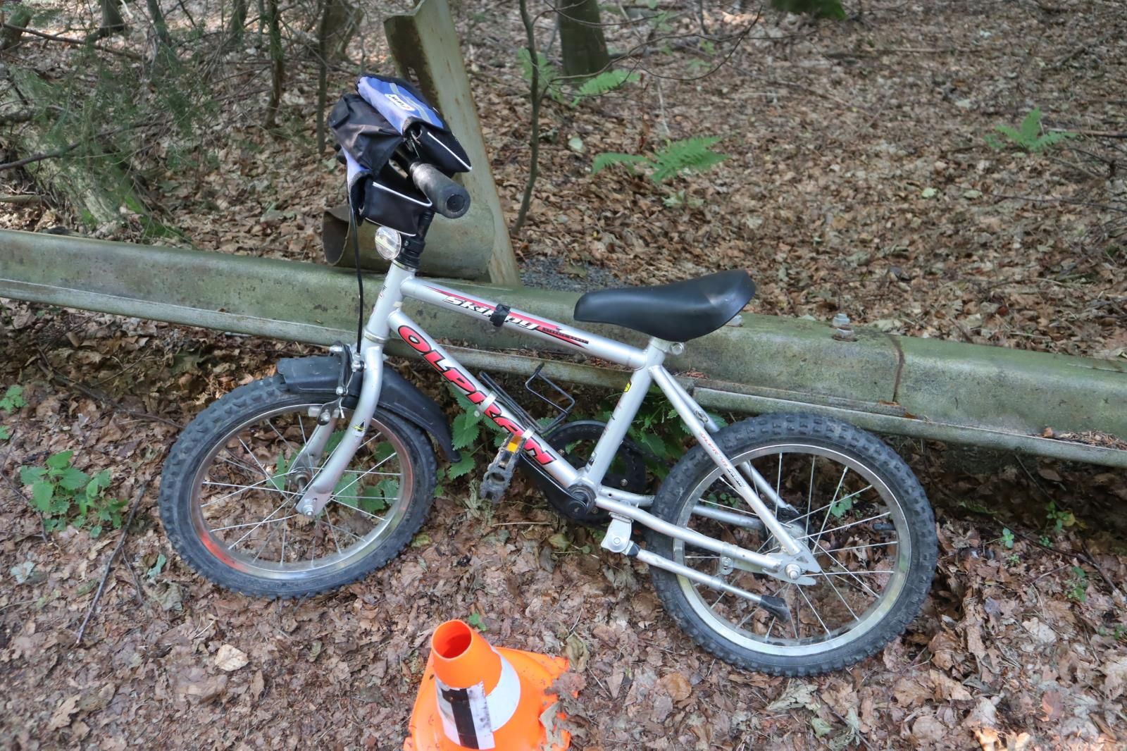 obrázek: Pětiletý cyklista narazil do maminky a zranil ji
