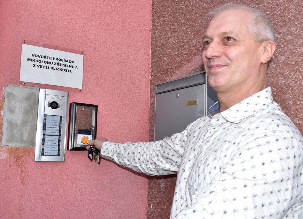 Plzeň chce zvýšit bezpečnost v družinách, zavádí nový systém 