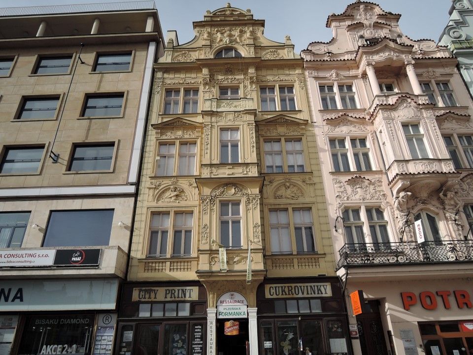 obrázek: Plzeň dá dotaci na opravy portálů domu na náměstí Republiky i na další objekty