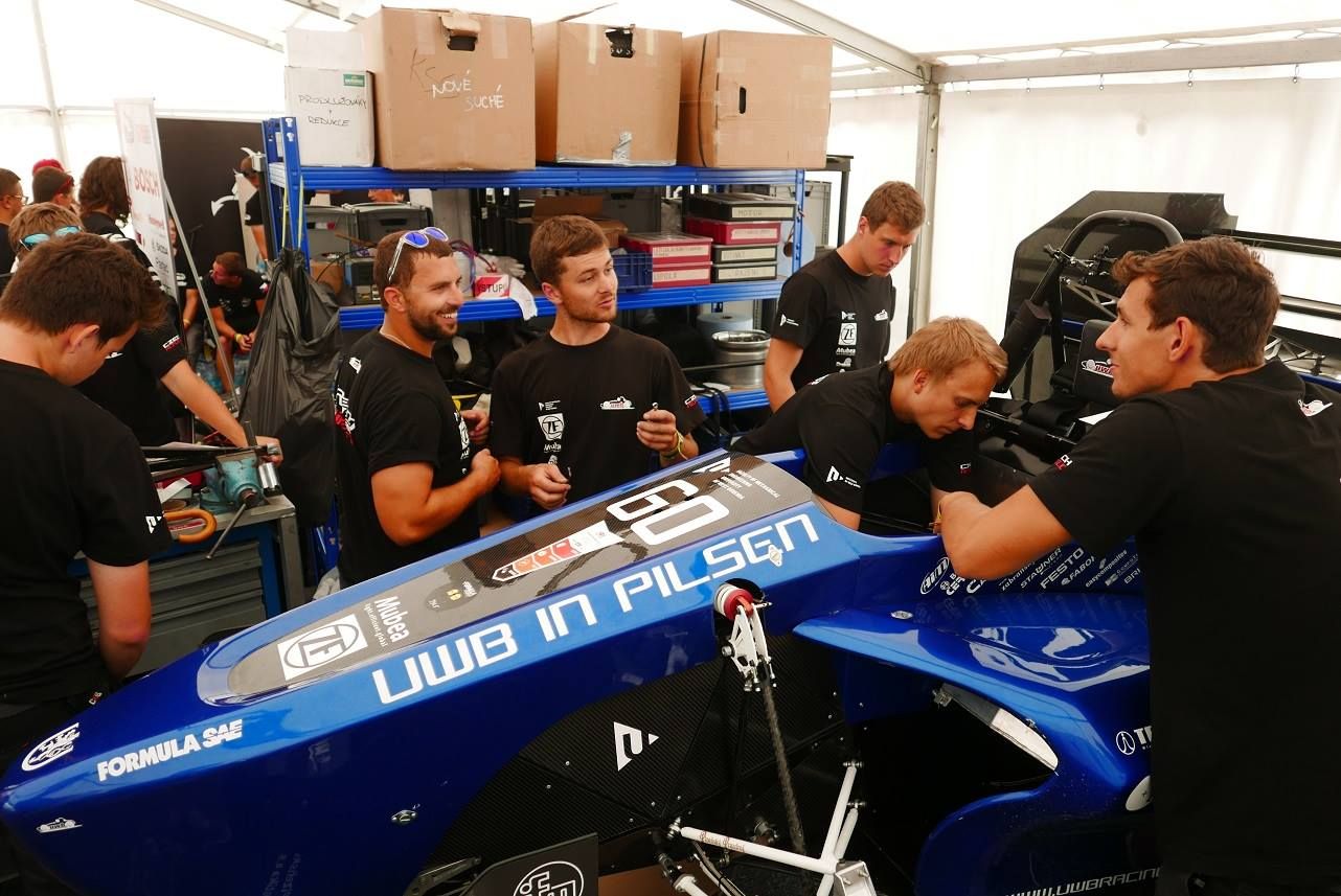 Plzeňáci získali v závodě studentských formulí 7. místo