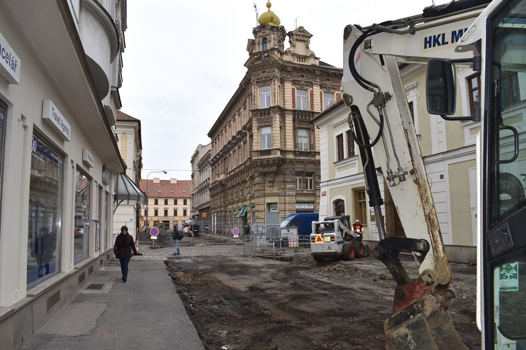 Plzeňská Sedláčkova ulice bude kompletně nová, rekonstrukce skončí příští rok