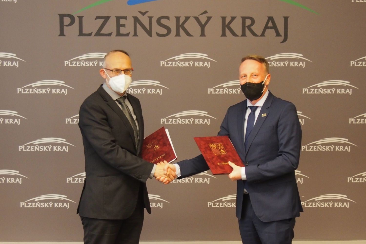 obrázek: Plzeňský kraj podepsal smlouvu s novým dopravcem