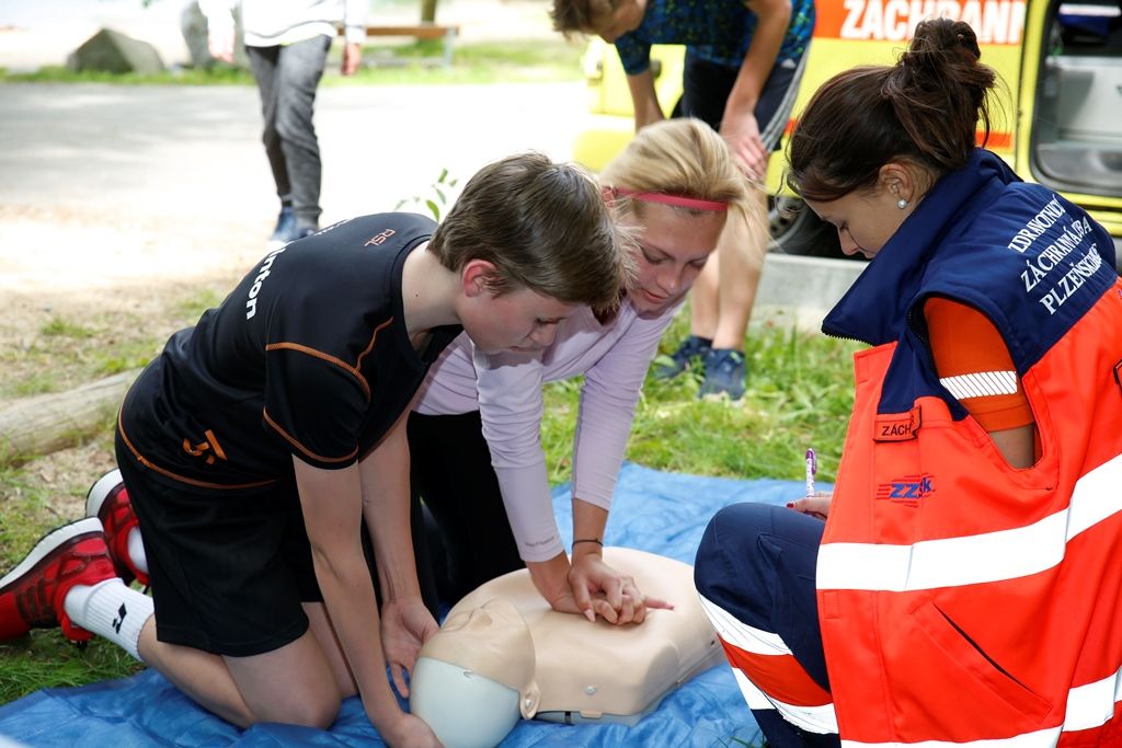 obrázek: Plzeňští školáci si užili se strážníky, hasiči a zdravotníky Branný den