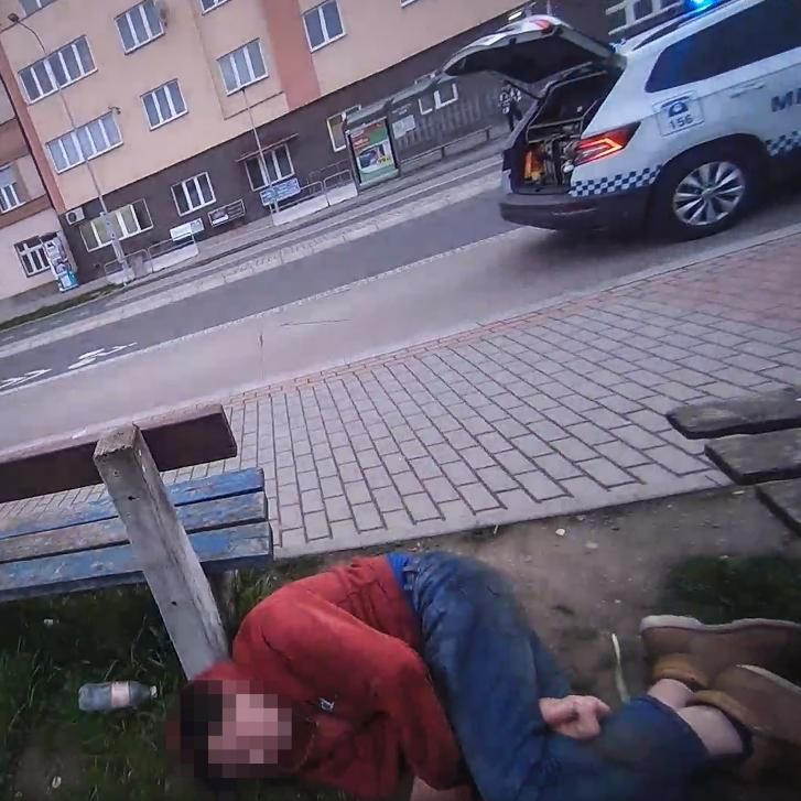obrázek: Podchlazený muž skončil v rukou zdravotníků