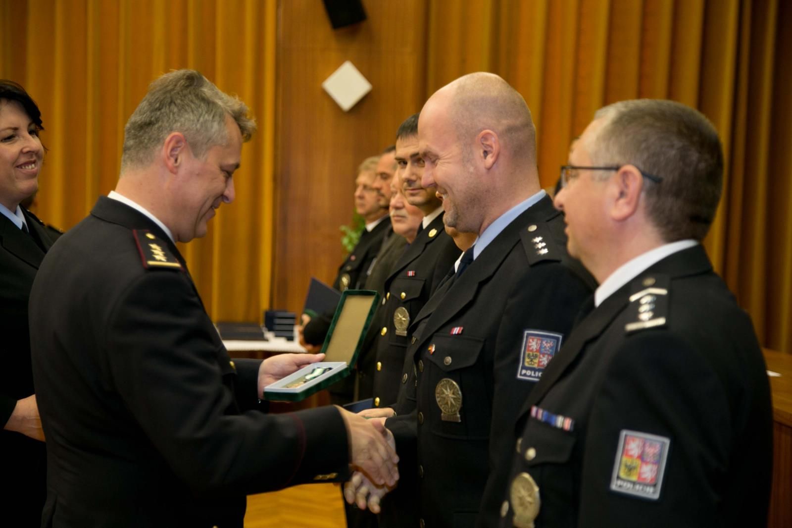 obrázek: Policejní prezident ocenil policisty Plzeňského kraje
