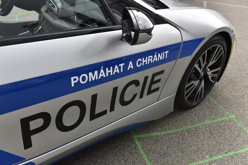 Policisté na Borsku pátrali po muži, našli ho v noci pod přívěsem