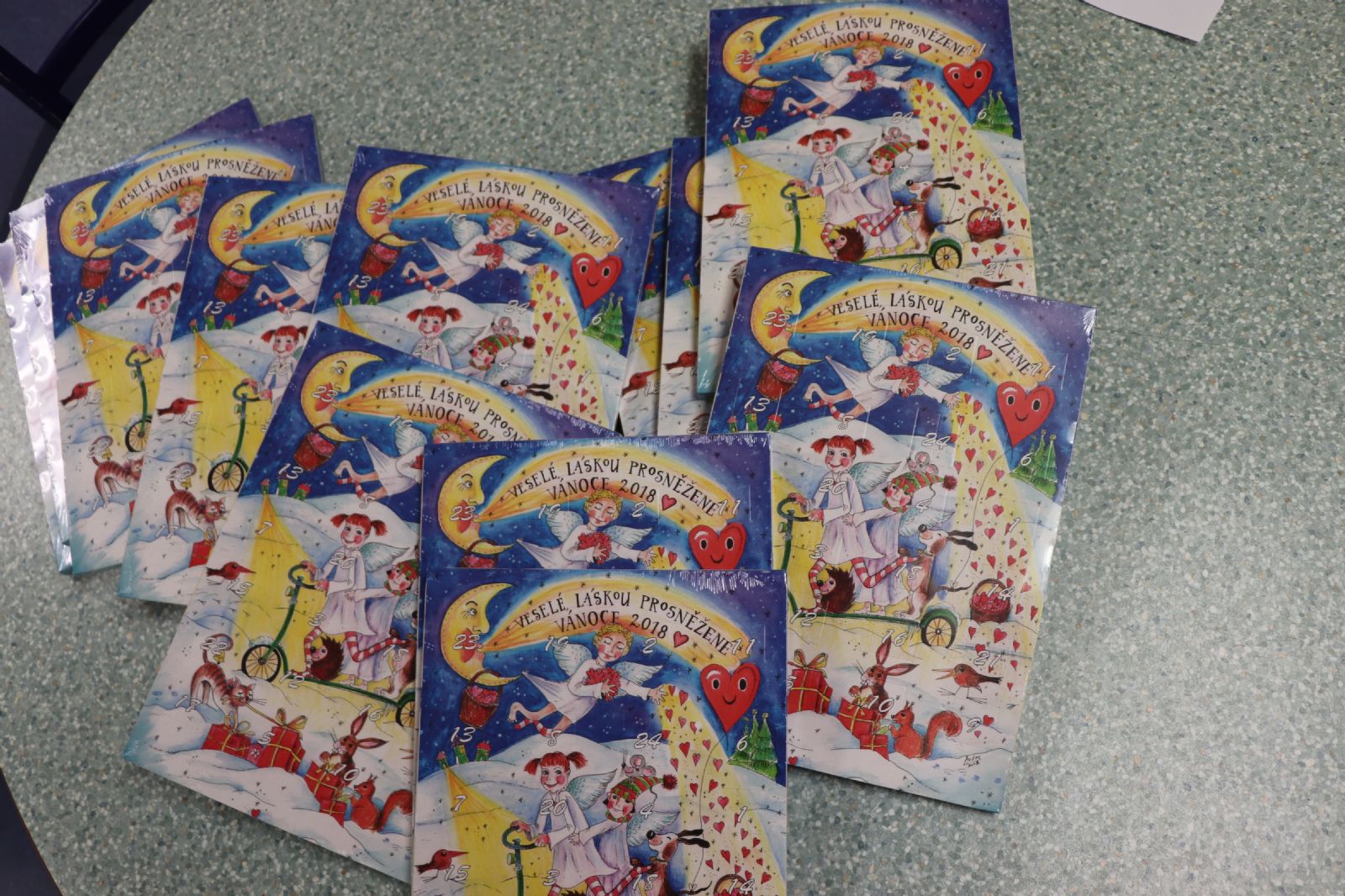 obrázek: Posvěcené adventní kalendáře dostaly i nemocné děti v Plzni