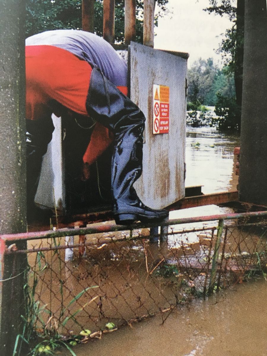 obrázek: Povodeň před 15 lety poničila v západních Čechách distribuční zařízení za 54 milionů korun