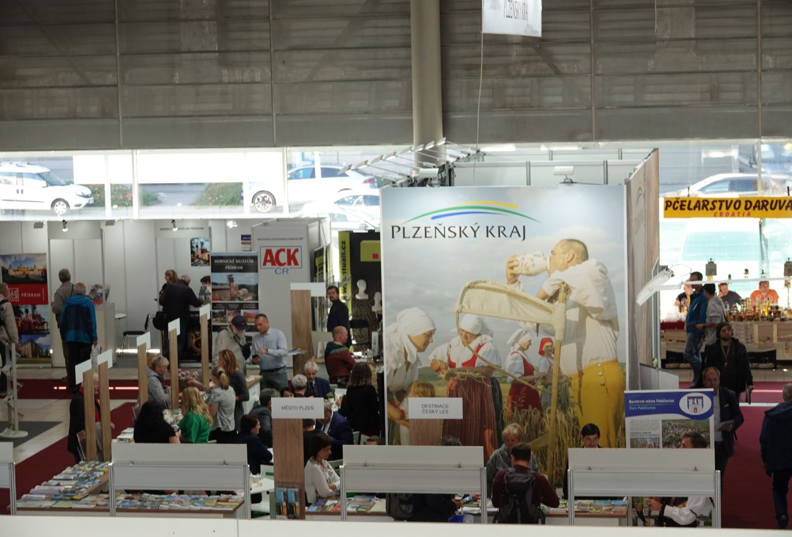 obrázek: Poznání a zábavu nabízí na Regiontouru expozice Plzeňského kraje