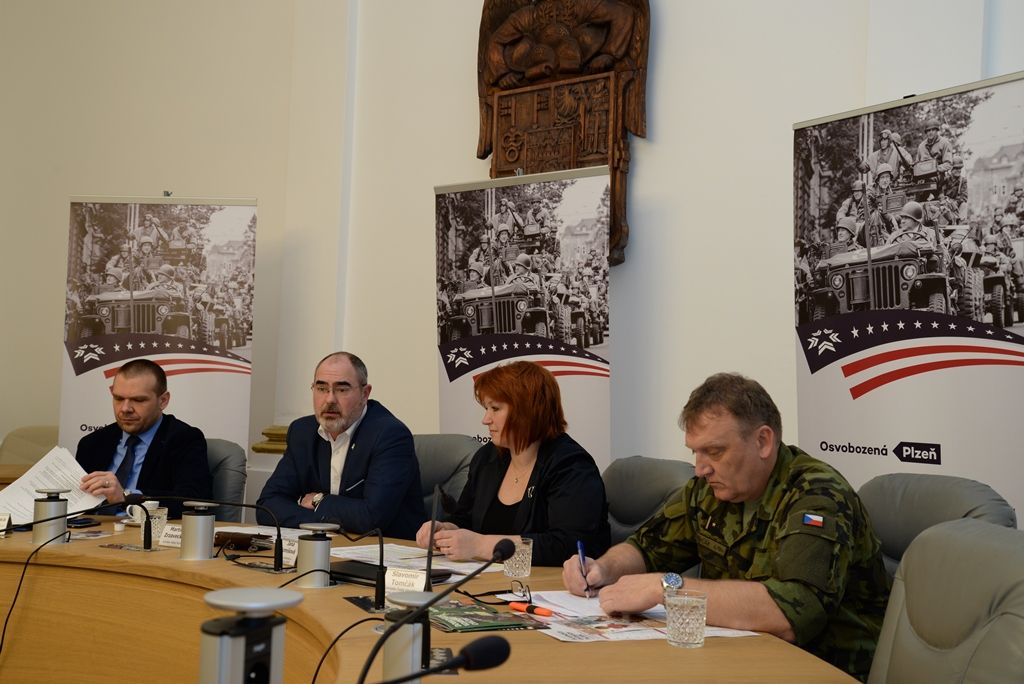 obrázek: Program Slavností svobody je připraven, vrací se do něj konvoj