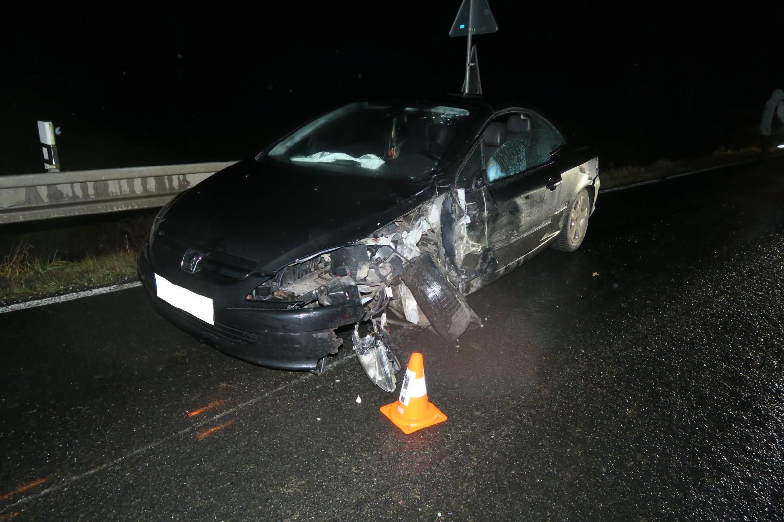 obrázek: Řidič u Domažlic utekl po střetu s jiným vozidlem