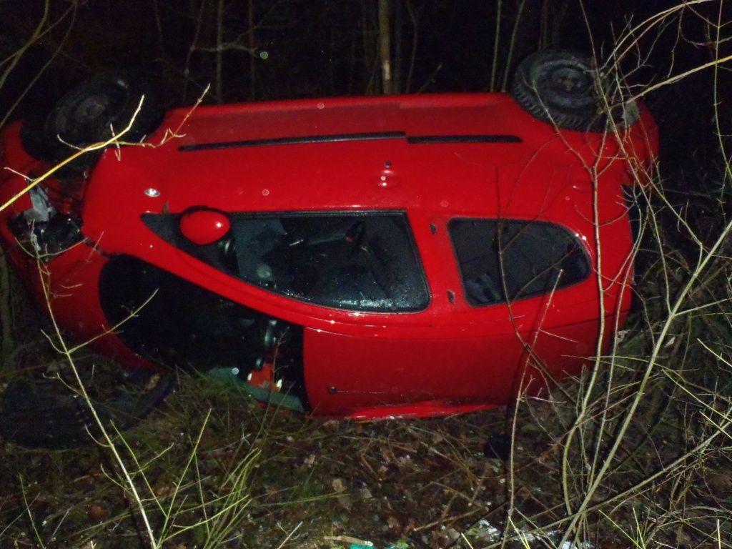 obrázek: Řidička v Horním Hradišti skončila ve srázu