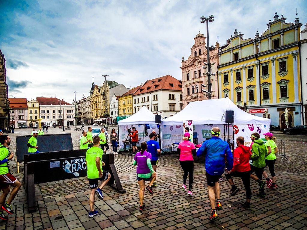 Sportovní akci Rozběháme Plzeň odstartovaly tři desítky běžců