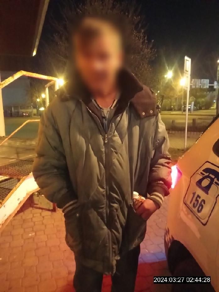 obrázek: Strážníci poznali muže, který utekl z léčebny a předali ho policistům