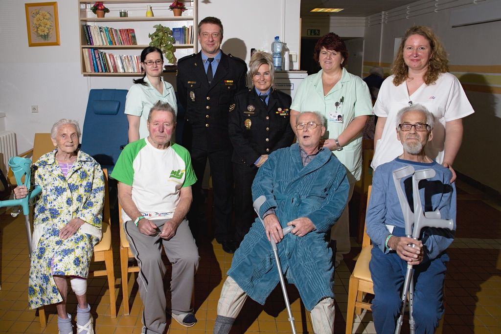 obrázek: Strážníci vyrazili s přednáškou za seniory do FN Bory