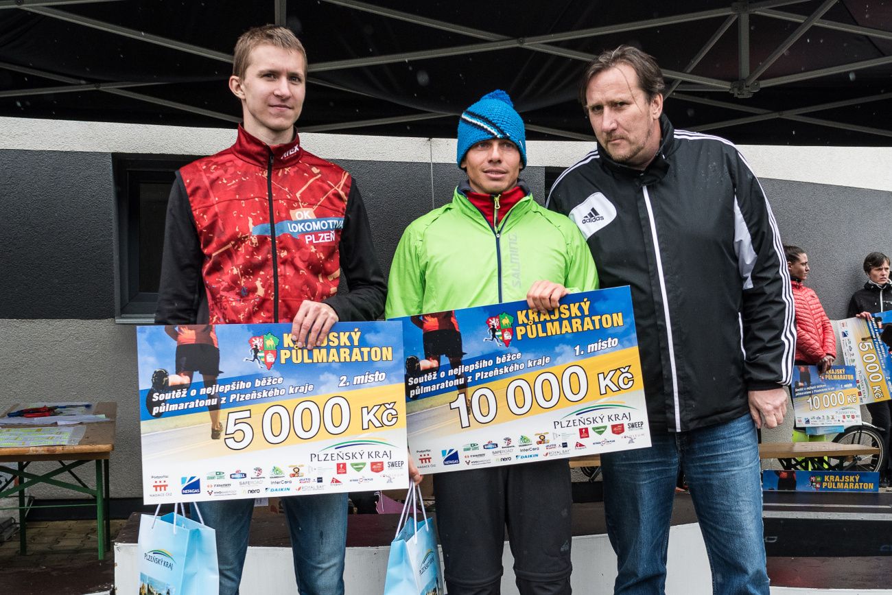 obrázek: Tomáš Eisner a Marcela Joglová vyhráli půlmaraton Plzeňského kraje