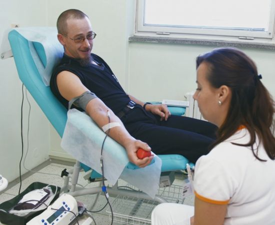 obrázek: Transfuzní oddělení krajských nemocnic mají letos rekordní počet prvodárců