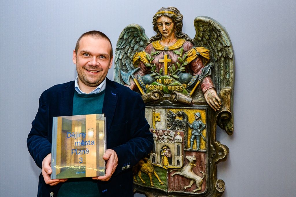 obrázek: Třetí díl Dějin města Plzně si lidé už mohou koupit 