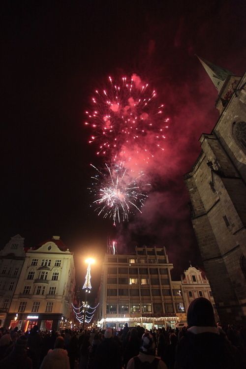 V Plzni, Klatovech ani Domažlicích novoroční ohňostroj nezruší