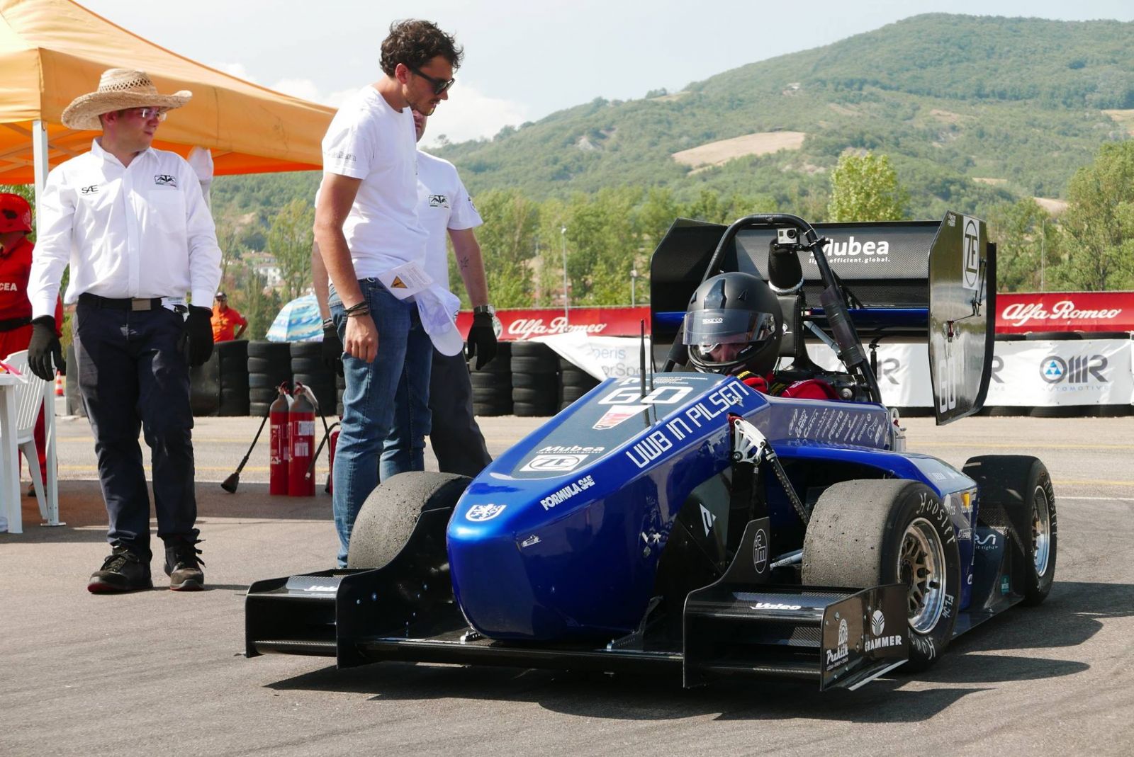 Tým studentské formule přivezl z Itálie 4. místo, teď bojuje v Mostě